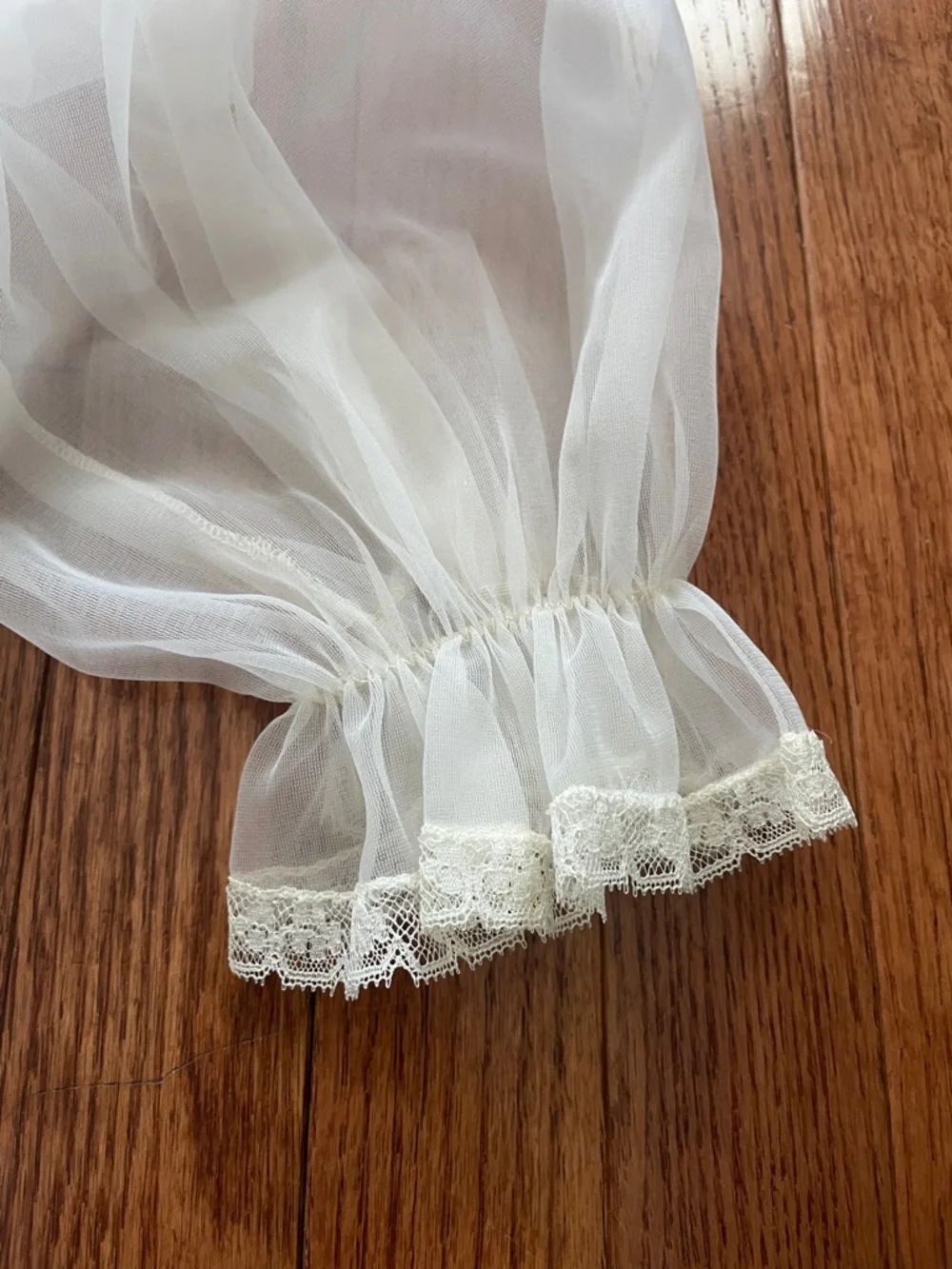 Vintage Radcliffe Ivory Peignoir Dressing Gown One Size - Picture 9 of 9